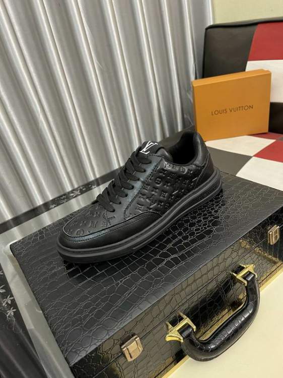 Picture of Louis Vuitton Shoes _SKULVsz38-44hnh043115590